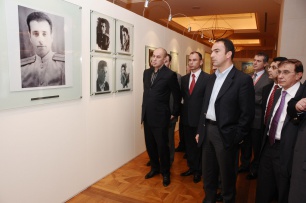FOND-ONKOUROLOQLAR-TANISHLIQ.JPG